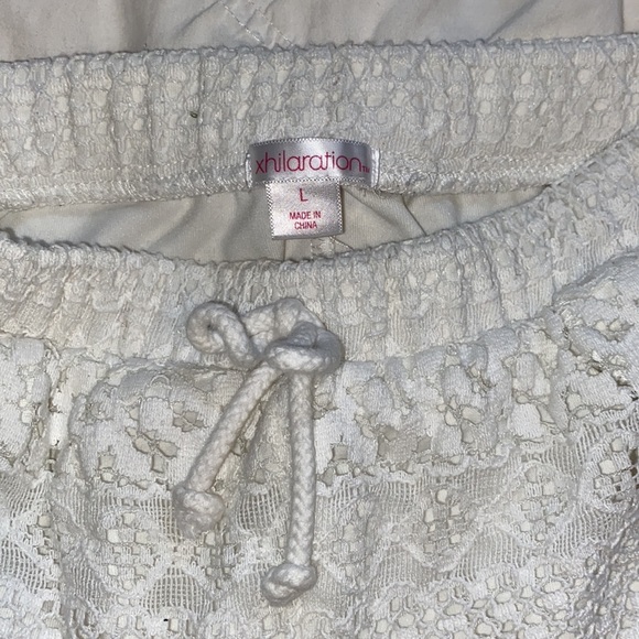 Kids White lace shorts - Picture 2 of 4